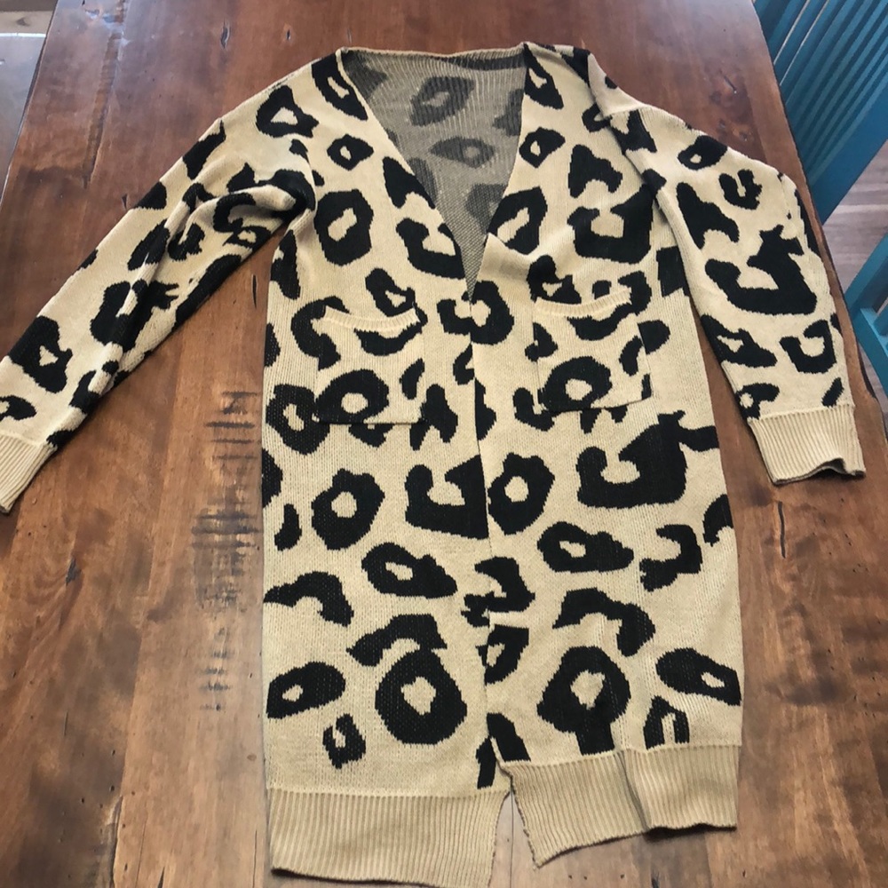 Long Sleeve Open Front Leopard Cardigan w/ Pockets